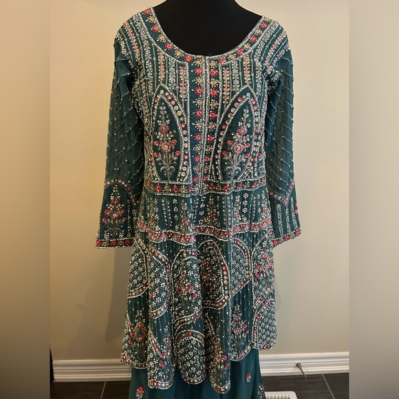 🌿 Teal Green Embellished Lehenga Set - Picture 10 of 14